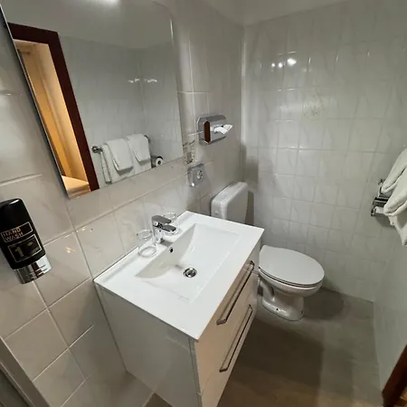 Hotel Zum Weinberg 2*