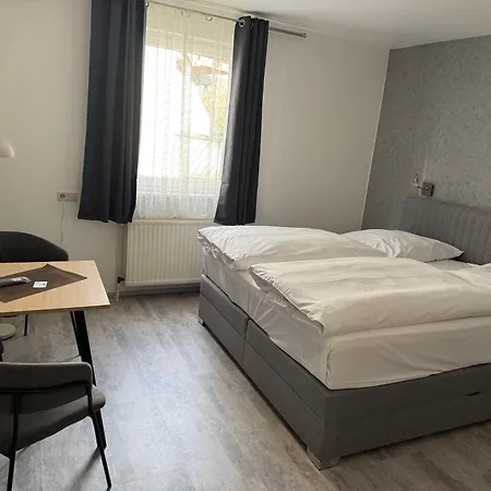 Zum Weinberg Otel