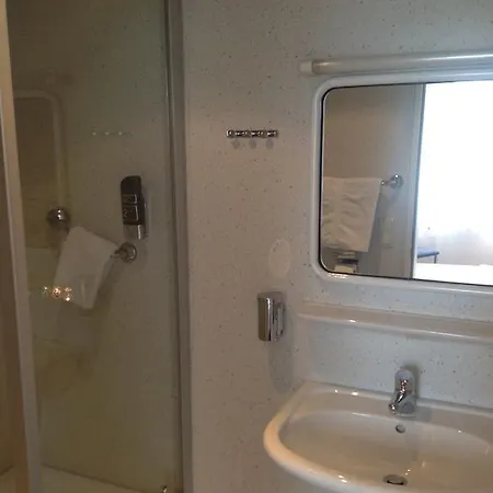 Hotel Zum Weinberg 2*