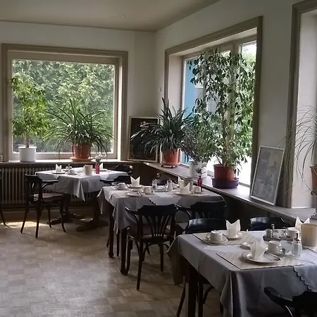 Zum Weinberg Otel Cremlingen
