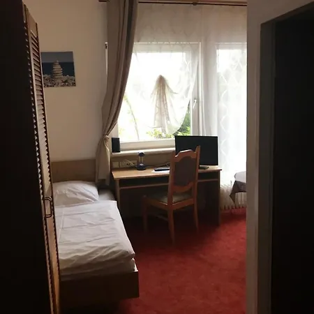 Hotel Zum Weinberg 2*