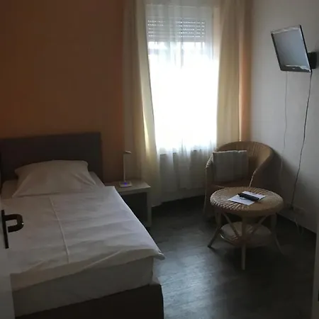 Otel Zum Weinberg