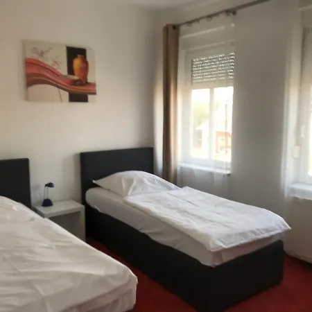 Hotel Zum Weinberg 2*