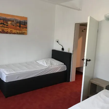 Zum Weinberg Otel